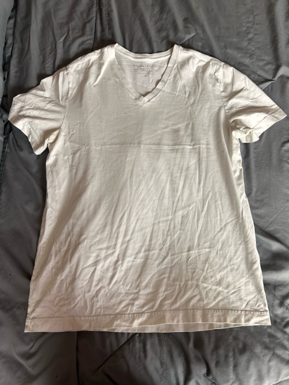 Banana Republic Men's White V-Neck Tee